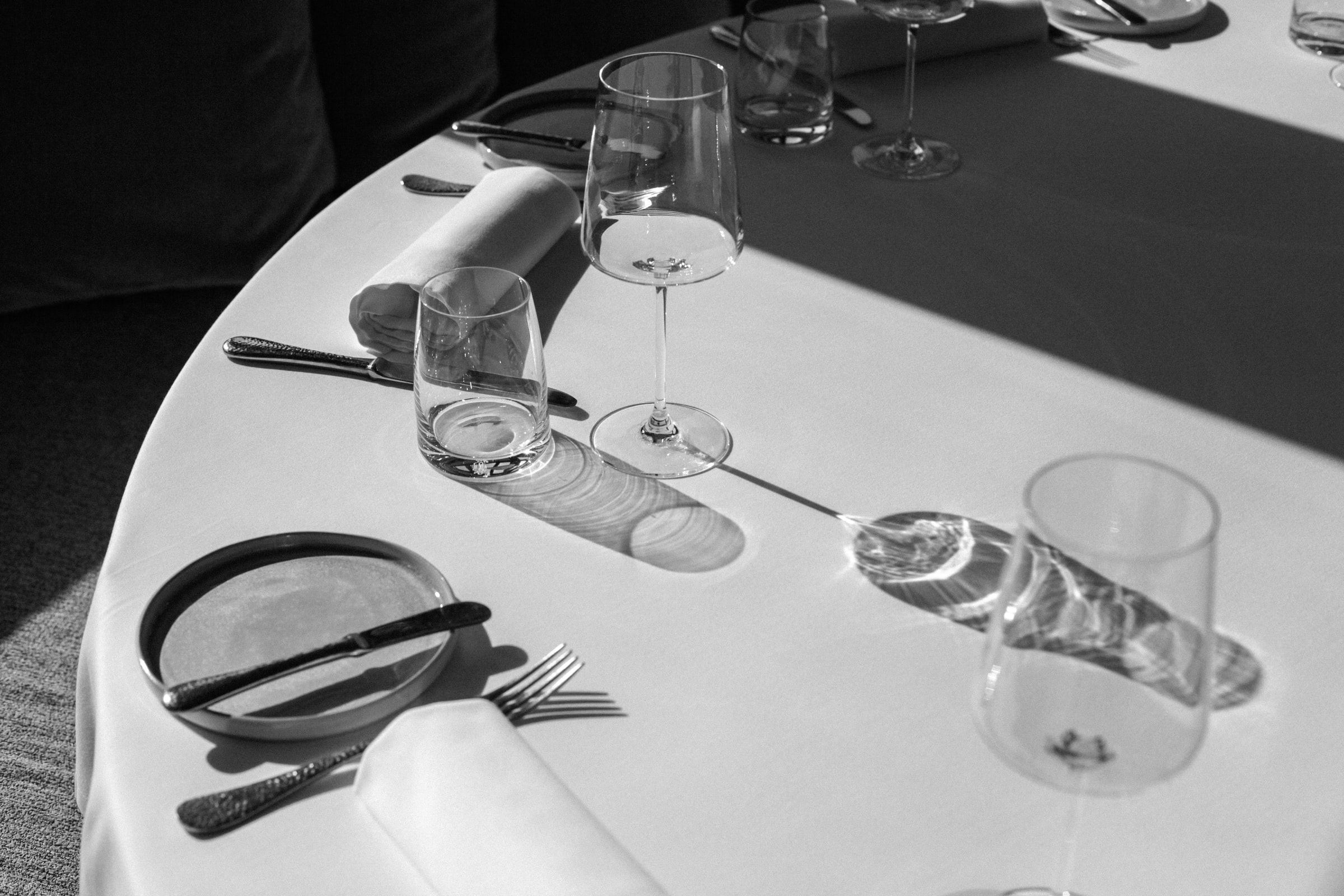 Wnętrze restauracji Aura na rynku w Ostrowie